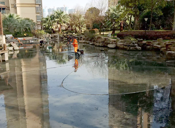 双牌景观池淤泥清理