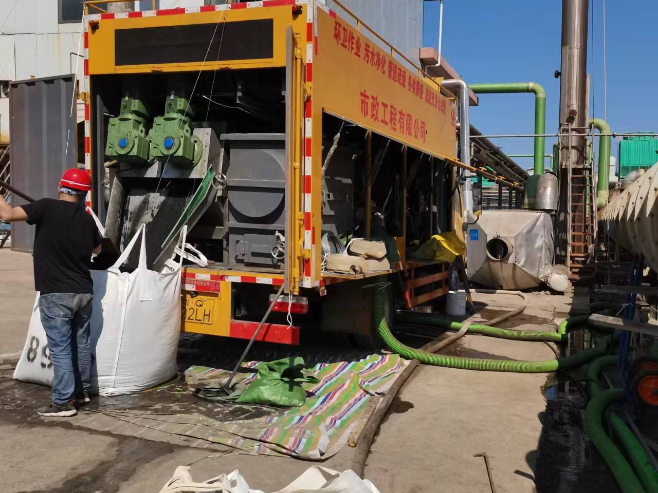 双牌淤泥压干处理